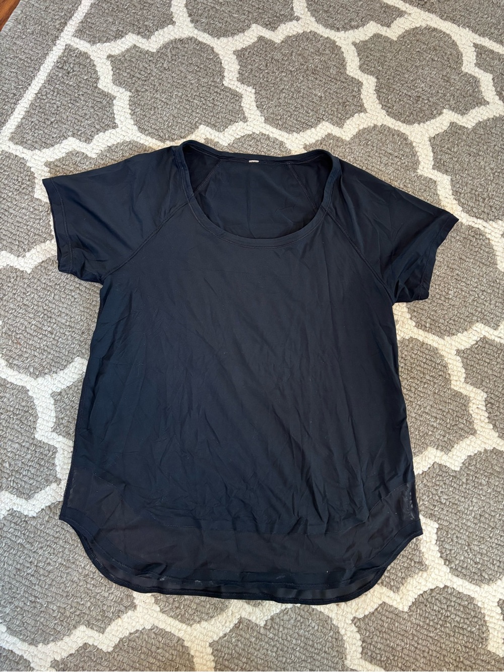 Lululemon Tee size 6